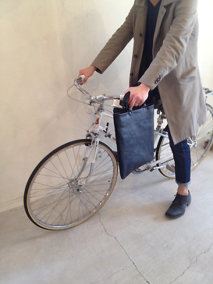 サンプル鞄と自転車