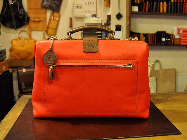 ソフトダレス ミネルバ仕様 背面