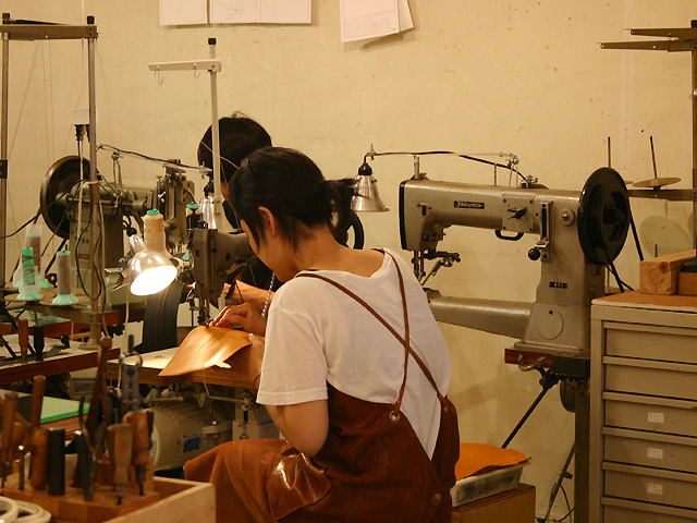 マリさん越しの村松さん