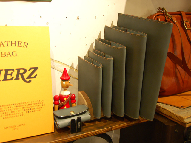 TDHのグレイッシュブルー