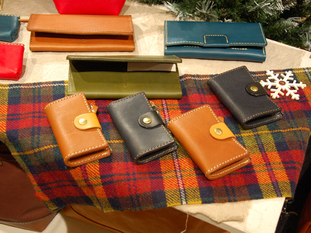 キーケースやお財布も