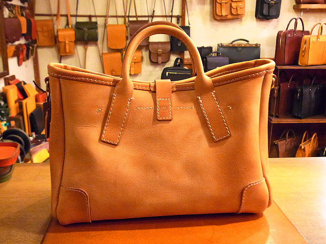 ダグラスの2wayトート 背面