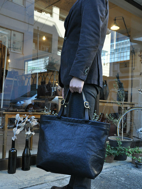 ファスナー式の肩掛けトート(G-33) 手持ち