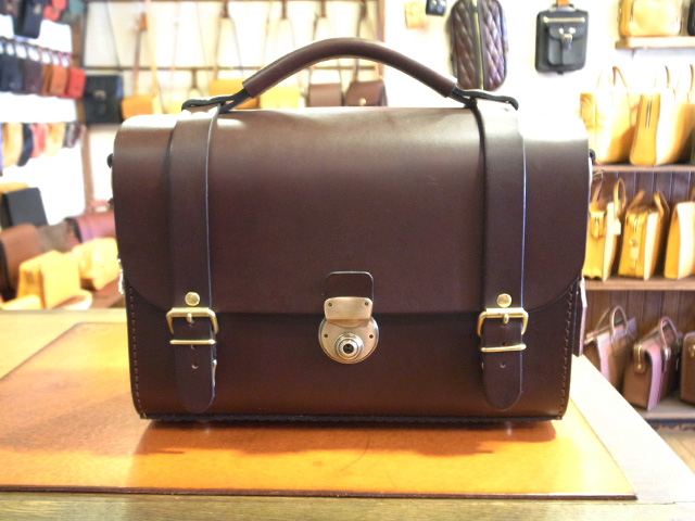 箱型3点留めショルダーバッグ