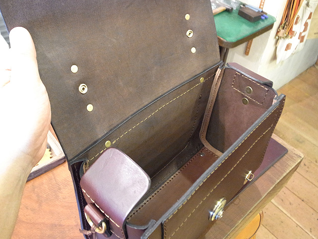 箱型3点留めショルダーバッグ オープン