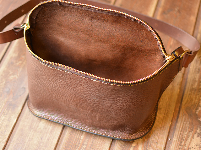 2ピース立体ボディバッグ オープン