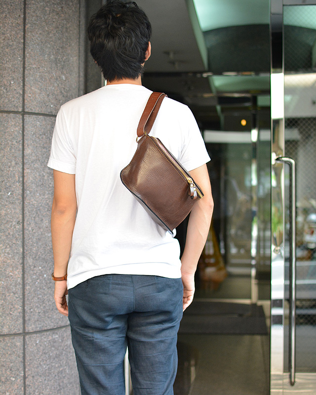 2ピース立体ボディバッグ 肩掛け