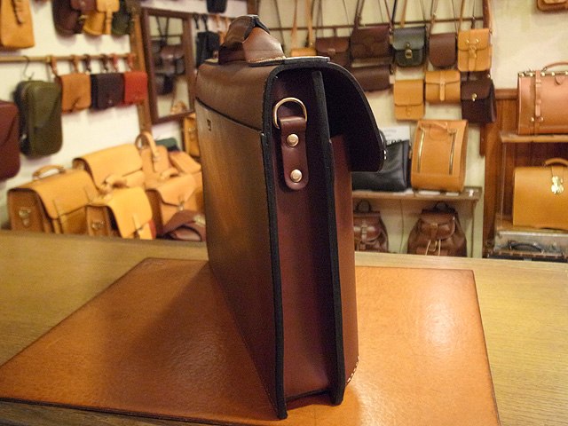 B-59(ビジネスバッグ) 側面