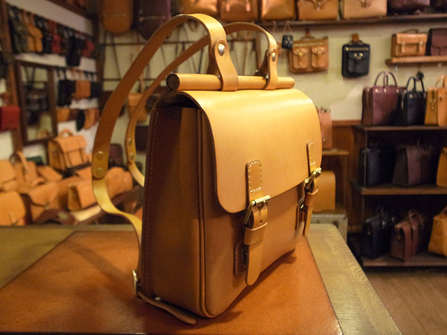 B-70(リュック) 側面