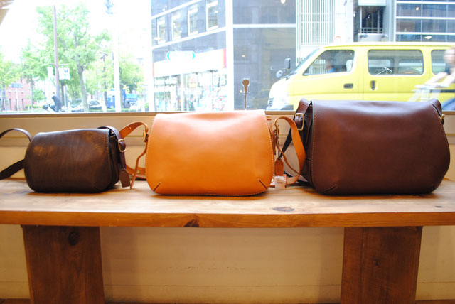 メッセンジャーバッグ