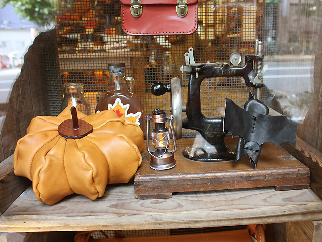 ハロウィン 革のディスプレイ