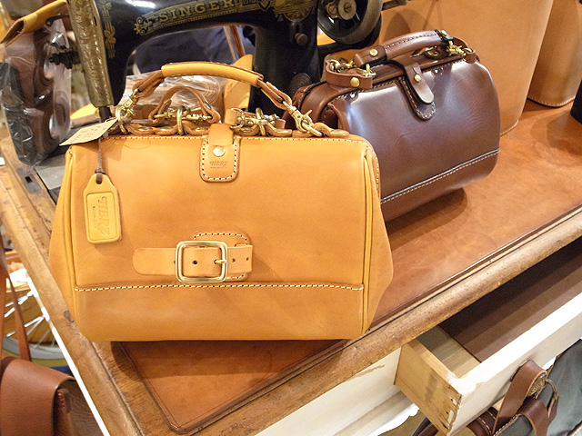 ゴリ 口枠バッグ