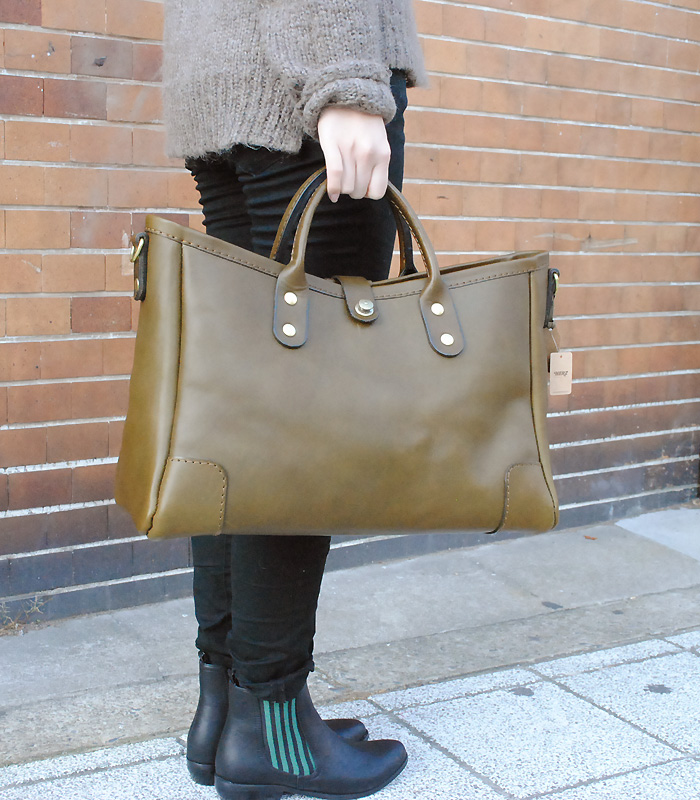 横型2wayトートバッグ(T-146) 手持ち