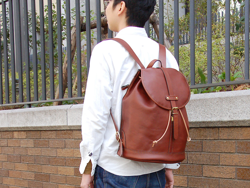 ドラマWスペシャル『パンドラ ～永遠の命～』にHERZのリュックが使用されています