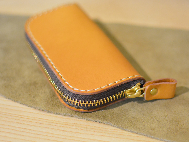 ラウンドファスナーキーケース 引手