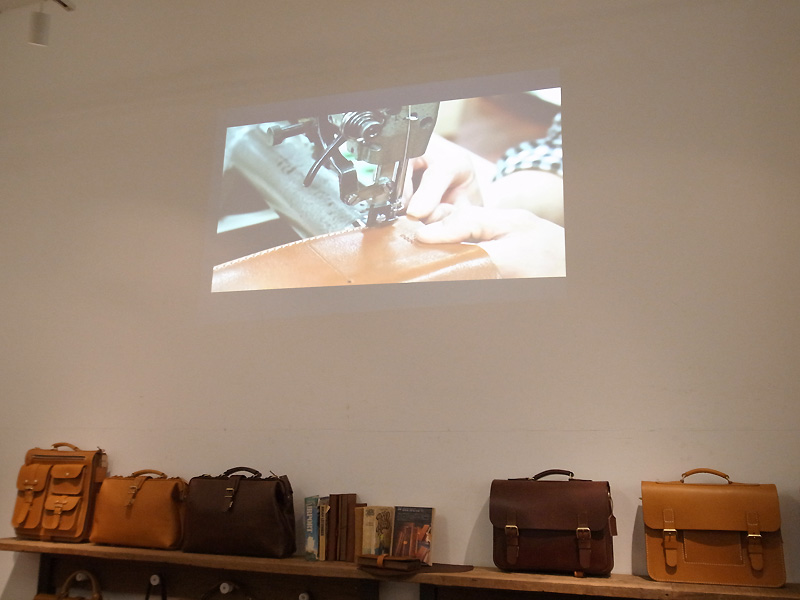 本店プロジェクター