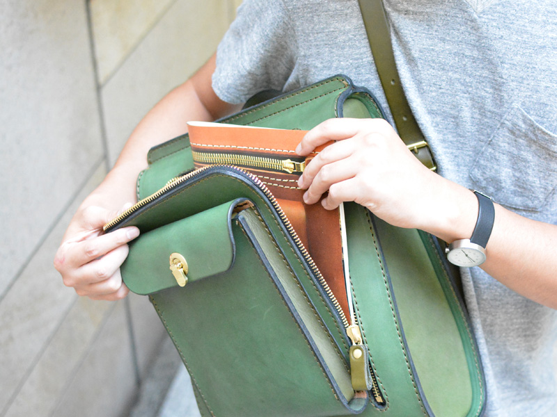 背負いながら取り出し