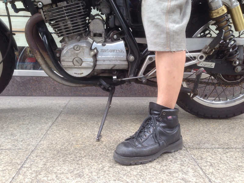 バイク乗ってます