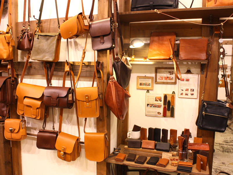 ショルダーバッグや