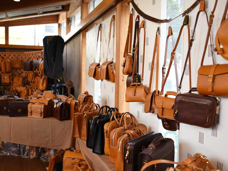 キャラバン横浜店内2