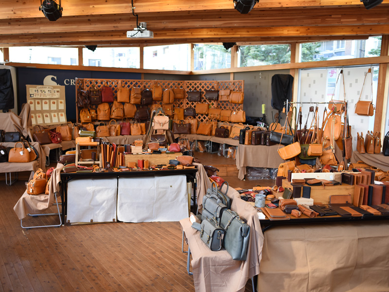 キャラバン横浜店内1