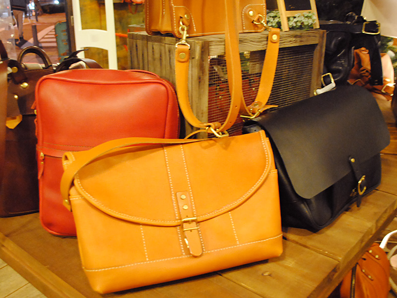 大阪店3周年記念鞄