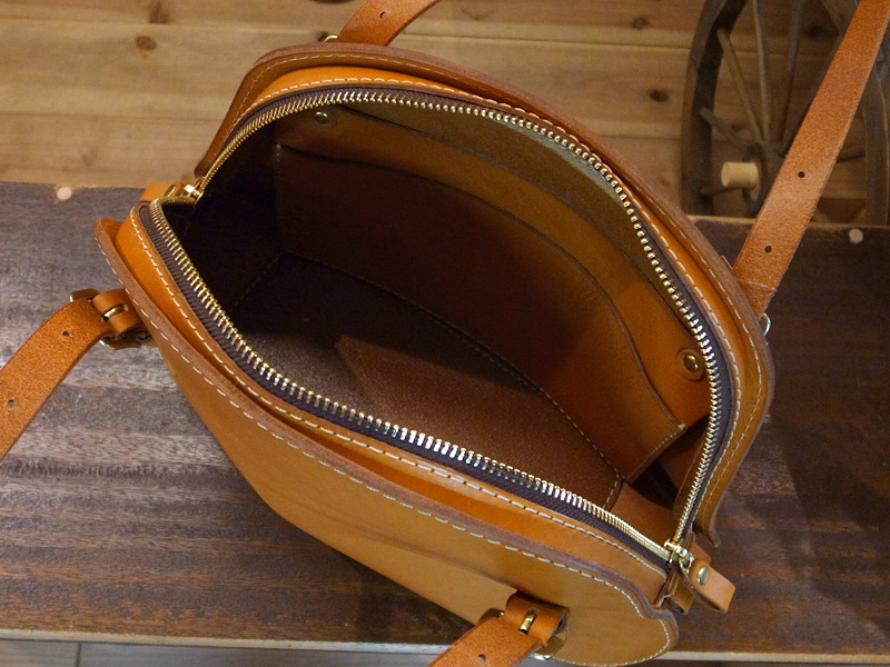 肩掛けトートバッグ オープン