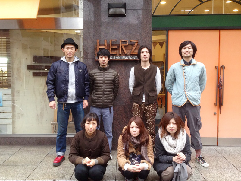 直立不動の集合写真