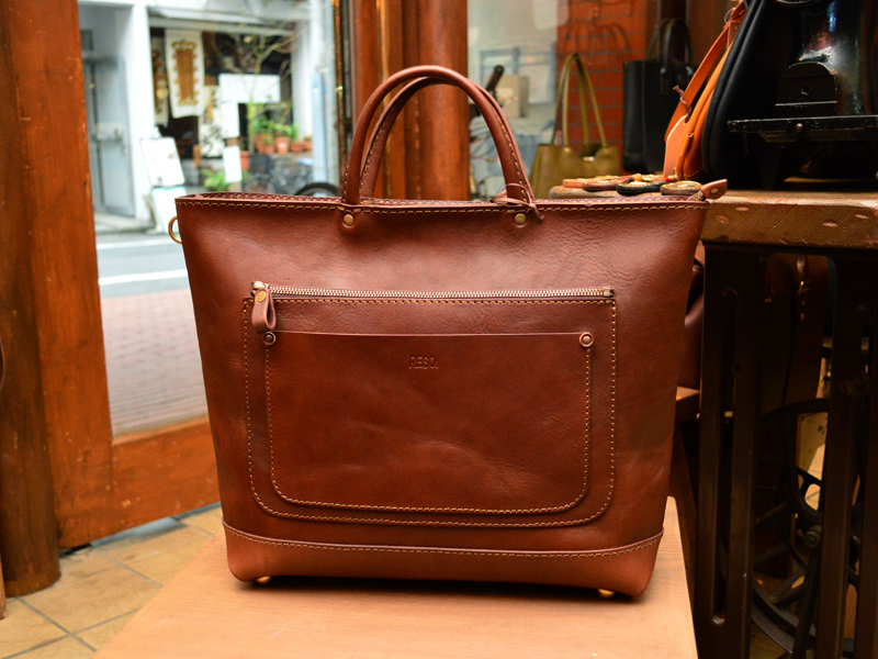 前面ダブルポケット