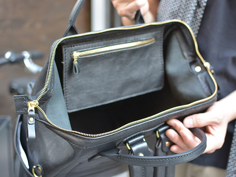 ファスナー開口部