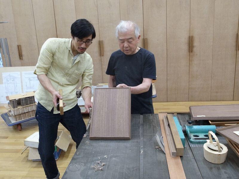 山口さんに説明を受ける野口