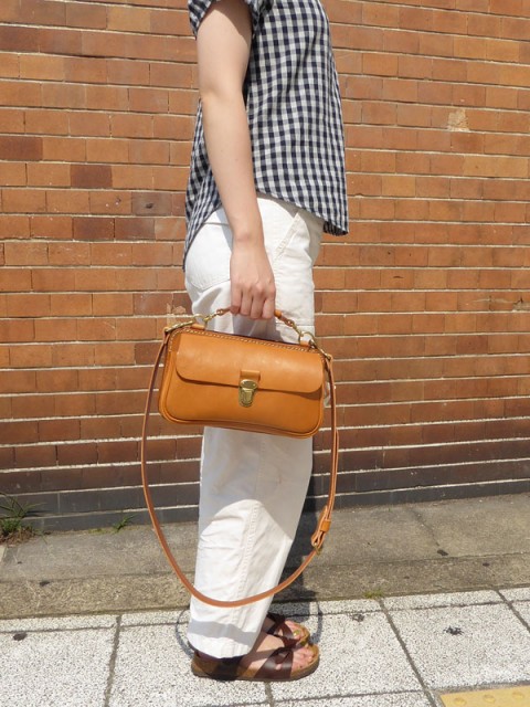 作り手:漆原作 「ダブルポケショルダー」女性手持ち