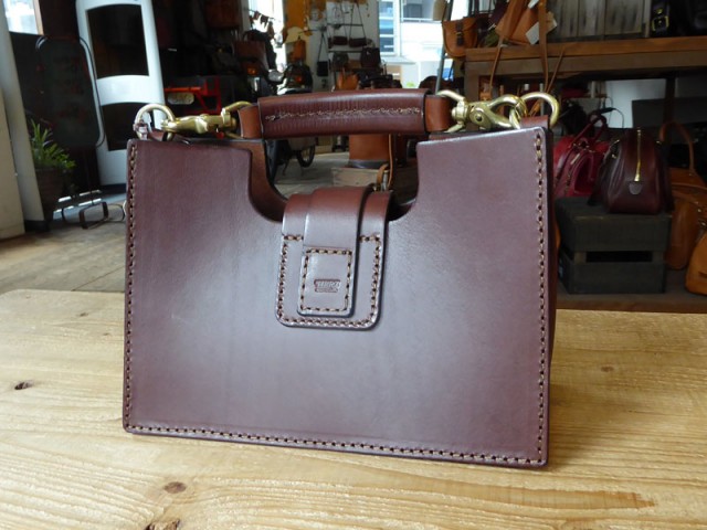 スタッフ:太田作 「タヨバッグ」後面