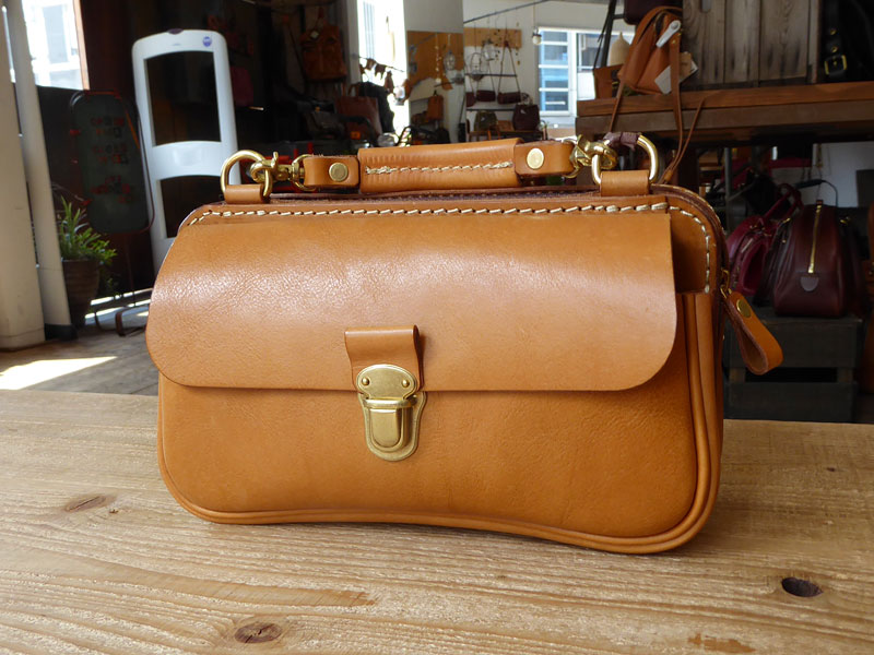 作り手:漆原作 「ダブルポケショルダー」