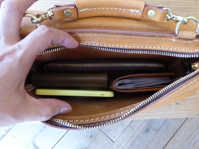 作り手:漆原作 「ダブルポケショルダー」収納