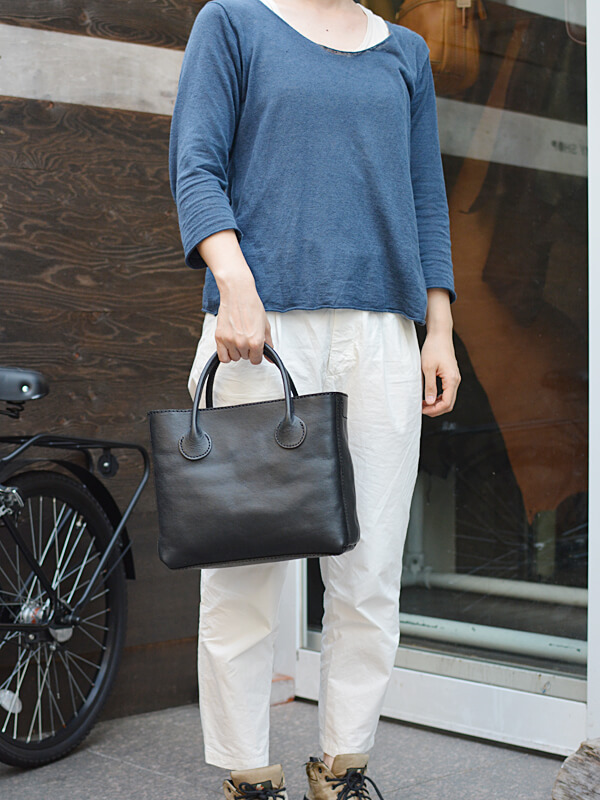 旅モノ カゴバッグ 着用