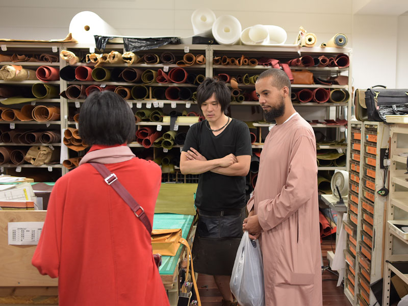 モロッコの革職人