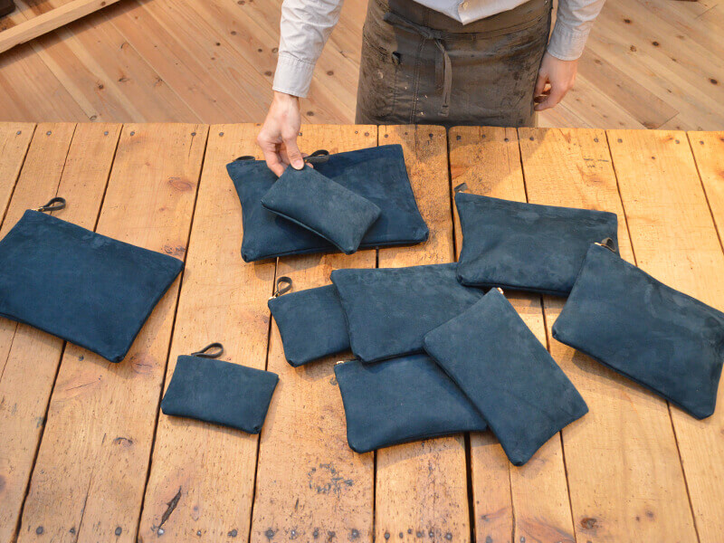 ポーチたち、ネイビー