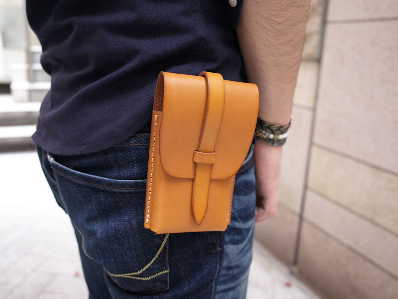 仙台店限定のスマフォケース 着用