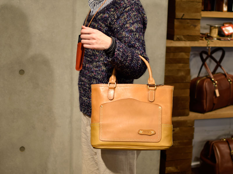 上広作のダブルトート