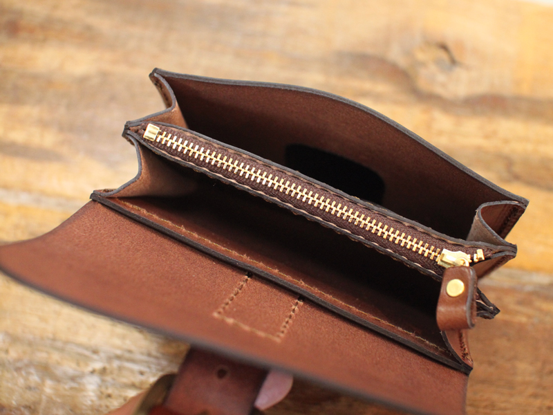 作り手:濱田 ベルト付きミニ財布