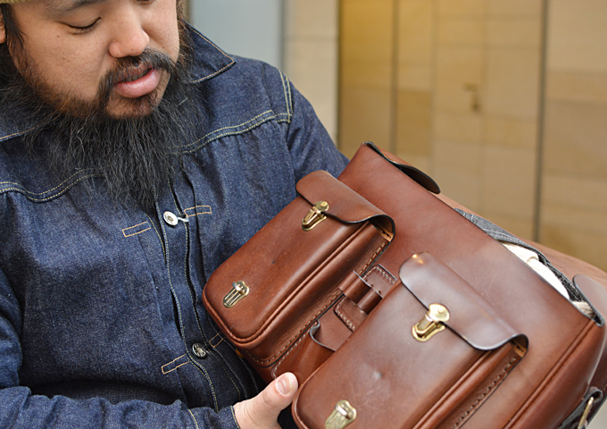 スタッフ愛用品:2ポケット・ハードショルダーバッグ(CK-25) 愛用方7