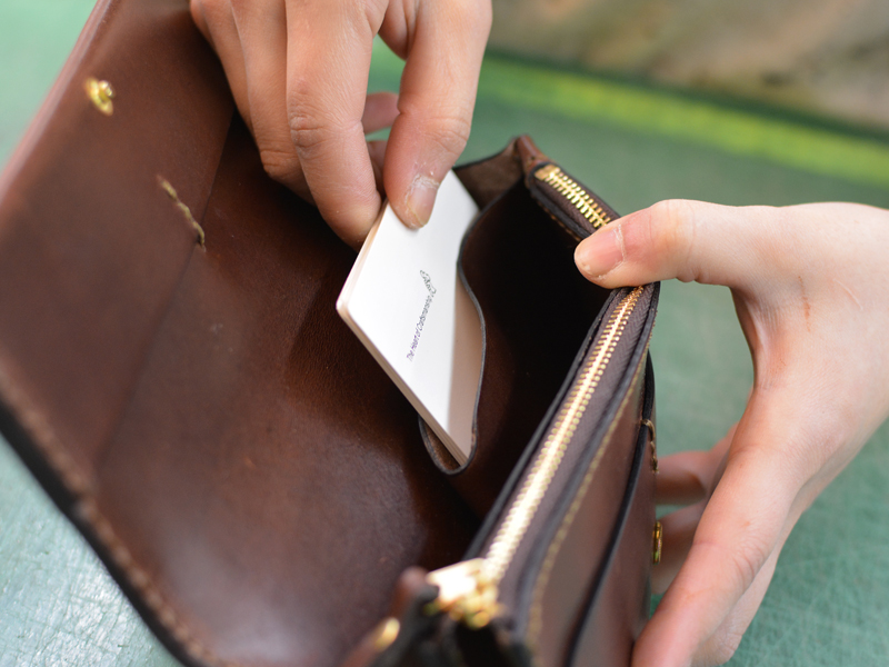 作り手:西川 長財布 フラップ