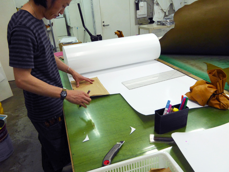 大阪店5周年記念鞄　制作風景