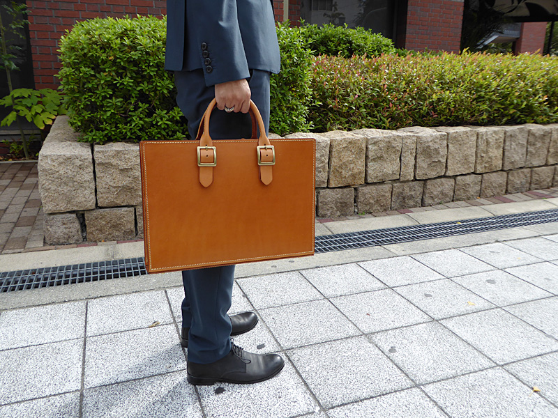 西尾作スリムビジネスバック キャメル