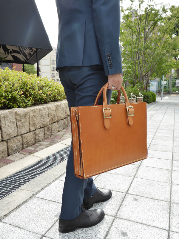 西尾作スリムビジネスバック キャメル