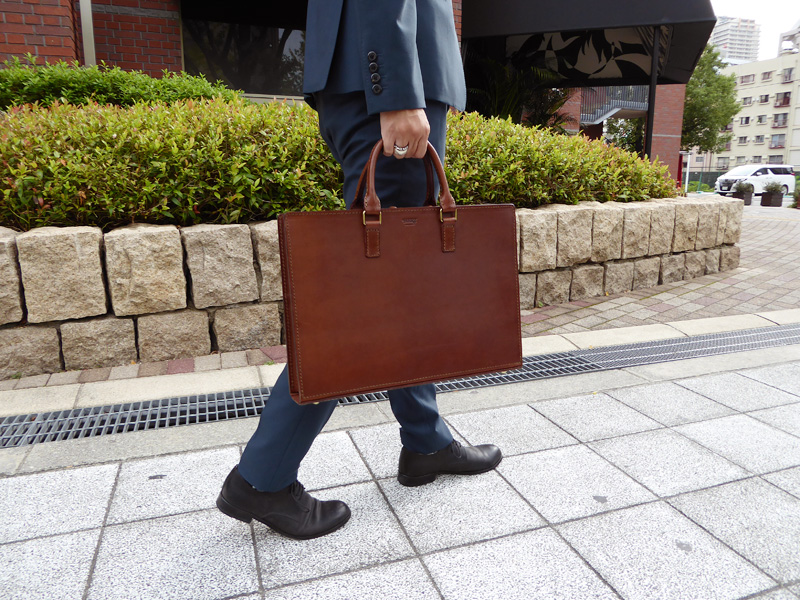 西尾作スリムビジネスバック チョコ