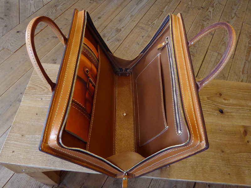 西尾作スリムビジネスバック 内部