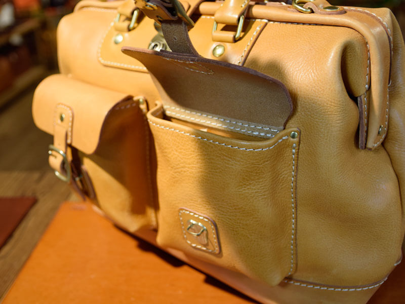 田中の旅モノボストンバッグ 前面ポケット