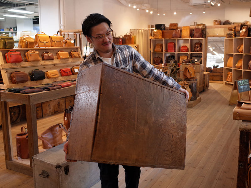 本店のディスプレイ担当:高橋